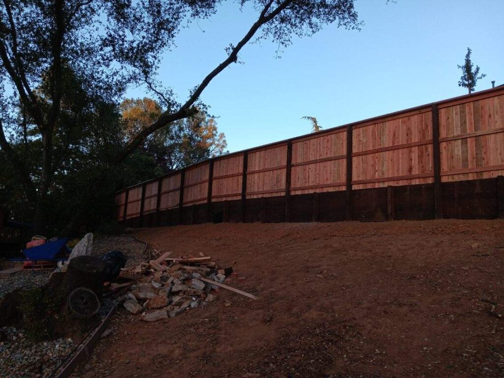 Retaining Wall Fence (2)